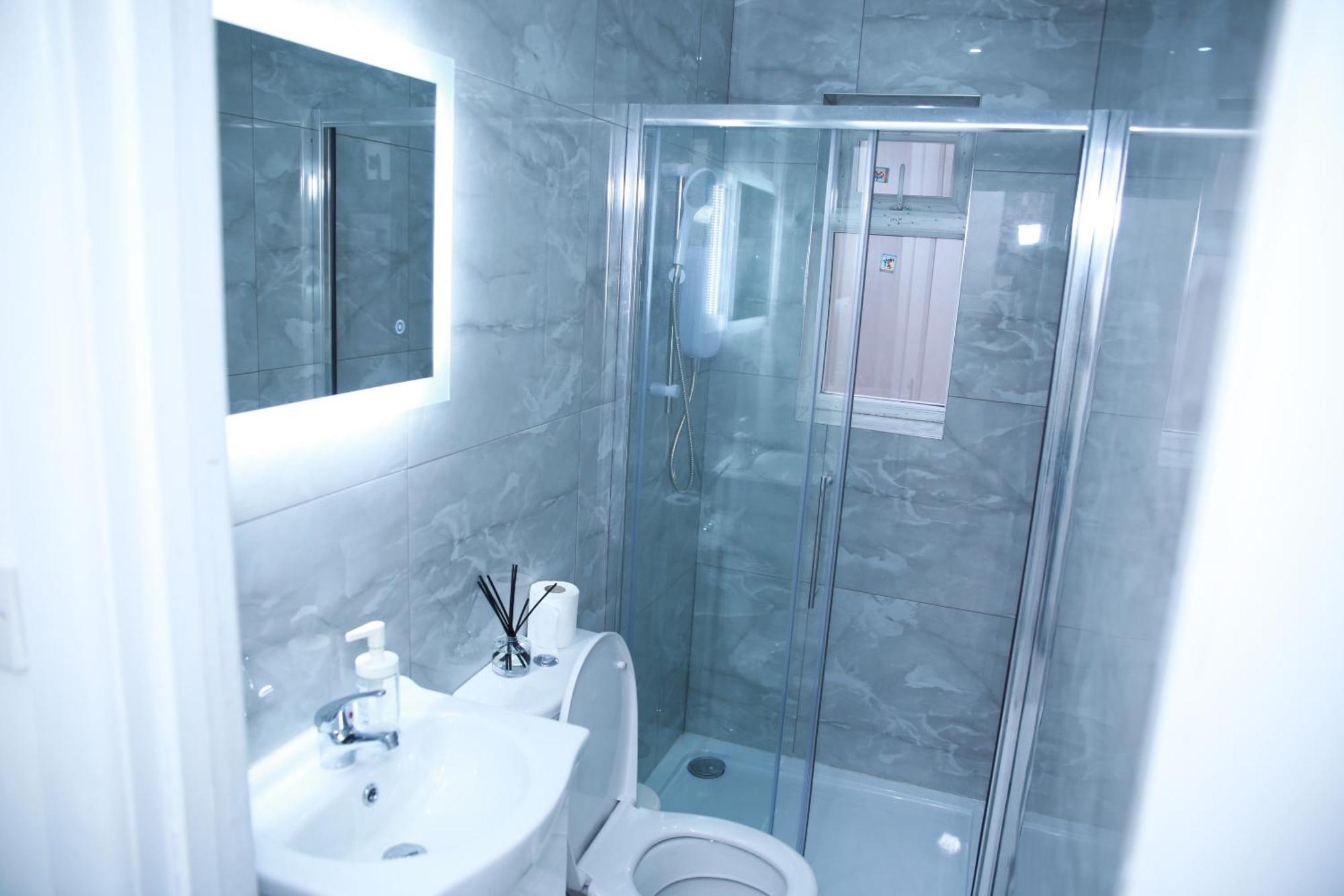 Appartement Lovely With Free Parking On Premises. Londres